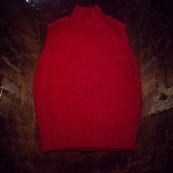 Vintage Vibrant Red sleeveless sweater, size small - Picture 2 of 2